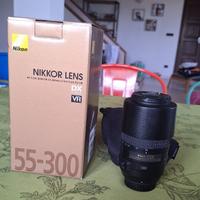 Nikon AF-S DX 55-300mm f/4.5-5.6 G ED VR con scato