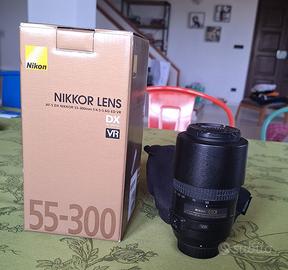 Nikon AF-S DX 55-300mm f/4.5-5.6 G ED VR con scato