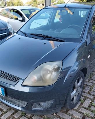 Ford Fiesta 1.2 16 V (adatto a neopatentati) 