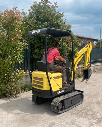 E144 Miniscavatore 8 q Eurodig allargabile