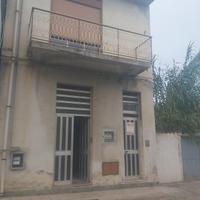 Spadafora, semindipendente con terrazzo e giardino