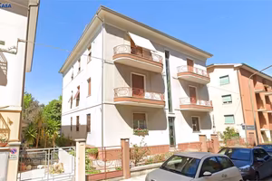 APPARTAMENTO DA RISTRUTTURARE CHIARAVALLE