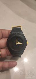 ToyWatch nero e giallo galleggiante
