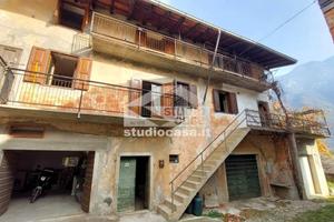 PORZIONE DI CASA CON 2 APPARTAMENTI