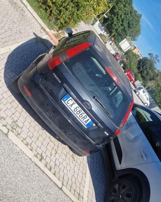 ford fiesta 2005 per neopatentati