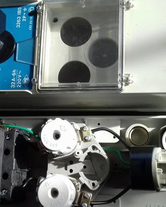 Quadro interruttore di blocco 32A 2 poli +T 3263