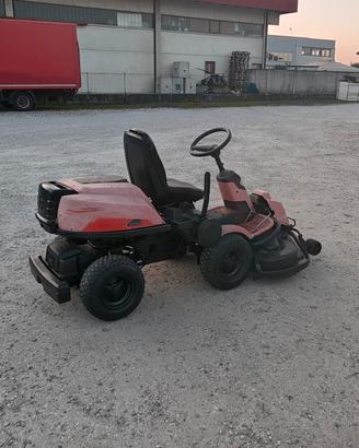 trattorino tagliaerba Husqvarna bicilindrico 