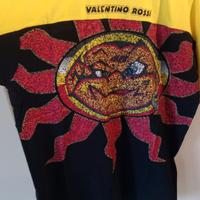 maglietta e cappello 