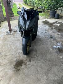 XMAX 300
