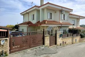 Villetta bifamiliare