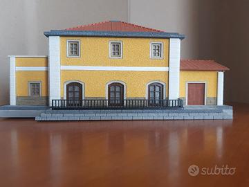 Stazione F.S. con magazzino 1:87 fermodellismo 