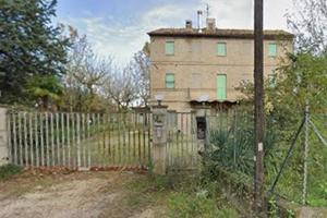 casa colonica da ristrutturare