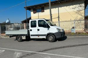 M125 - FURGONE IVECO 35 S E4 DAILY 7 POSTI