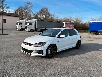 Volkswagen Golf GTI Performance 2.0 245 CV TSI 3p.