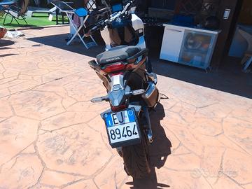Honda adv 750