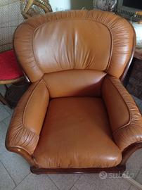 Divano tre posti due poltrone 