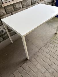 Tavolo bianco