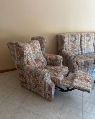 Poltrona relax reclinabile con poggiapiedi