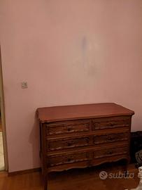 Camera, armadio, comò, letto e cassettone