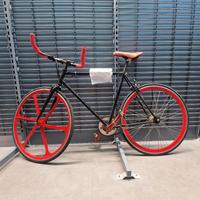fixed bike nera e rossa