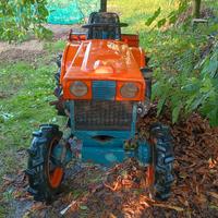 Trattore Kubota B6000 con fresa