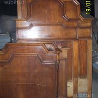 Letti antichi antichi in le singolo o matrimonile