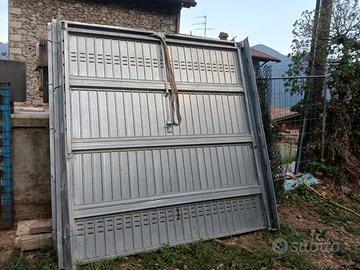 Porta portone basculante per box garage serranda