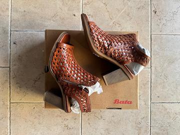 Scarpe Bata Marrone e Nera