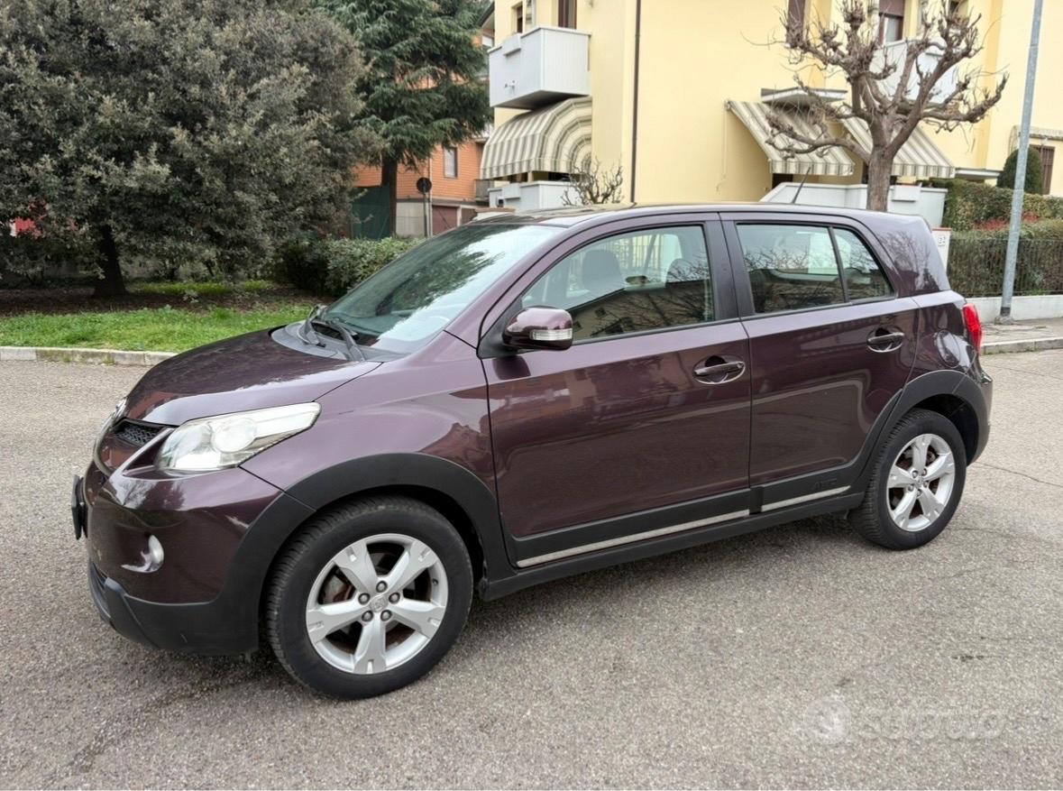 TOYOTA Urban Cruiser