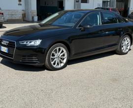 Audi A4 30 TDI S tronic Business