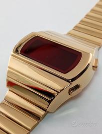 Orologio digitale LED retrò.