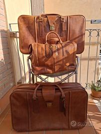 Bauletto e valige in pelle