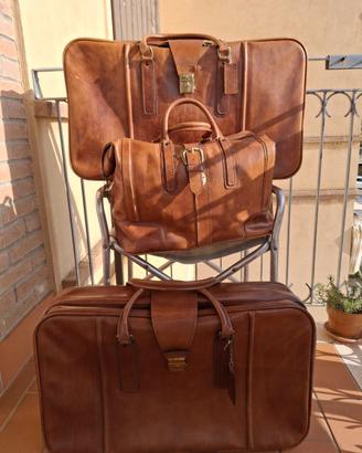 Bauletto e valige in pelle