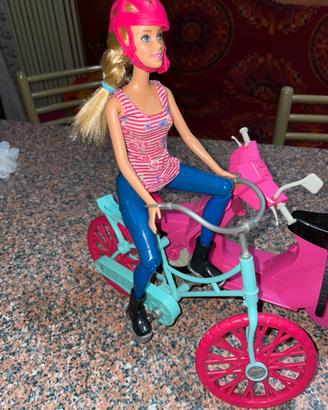 Set Barbie con scooter,bicicletta e Barbie inclusa