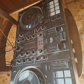 Consolle per dj della Hercules impulse 500
