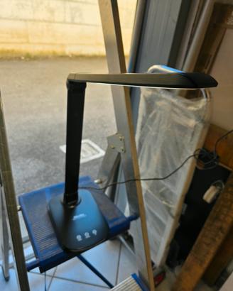 lampada da scrivania a LED con attacco usb 