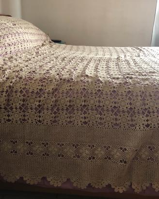 Coperta in pizzo matrimoniale anni 80” ecru’