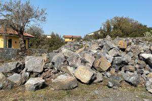 Pietra lavica per muri a secco