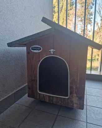 Cuccia da esterno per cani di piccola taglia