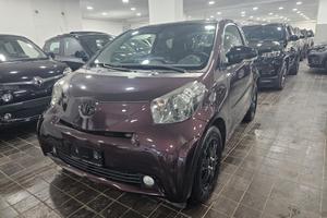 NUOVA TOYOTA iQ 1.0 VVT-i SOL 68CV BLACK LINE