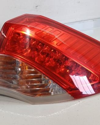 STOP FANALE POSTERIORE DESTRO RENAULT Laguna Berli
