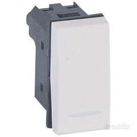 Legrand Cross Sostituisce Vela Deviatore 687003