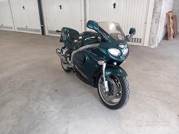 Triumph 995i ST