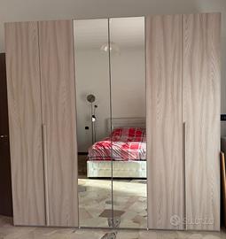 Armadio con specchio