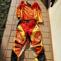 Maglia, giacca e pantaloni Cross