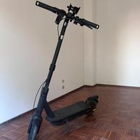 Monopattino elettrico Segway-Ninebot G2