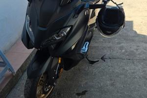 Tmax 560 tech max 2023