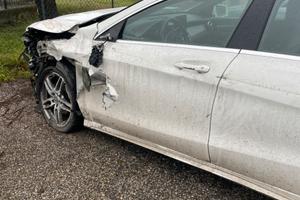 MERCEDES CLA 180 shooting break