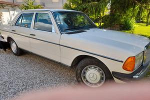 Mercedes 1981 d'epoca