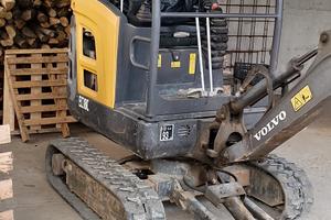 escavatore Volvo EC18C